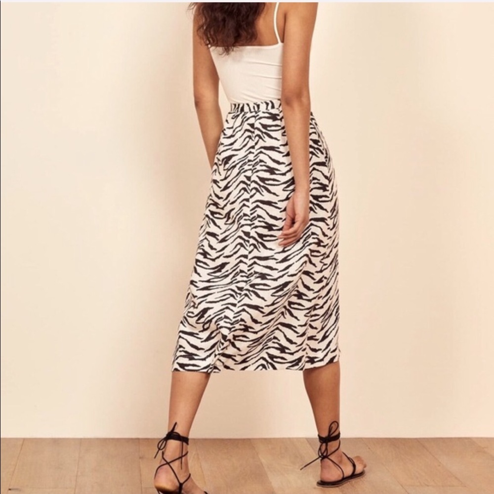NWT Reformation gorgeous Midi Linen Button Skirt - Picture 3 of 7